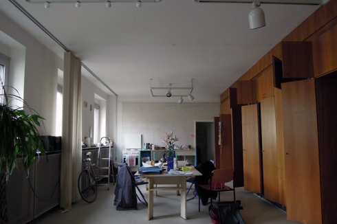 Architekten und Bewohner haben ohne großen Aufwand aus dem Bürohaus ein kreatives Wohn- und Arbeitslabor geformt.<br />