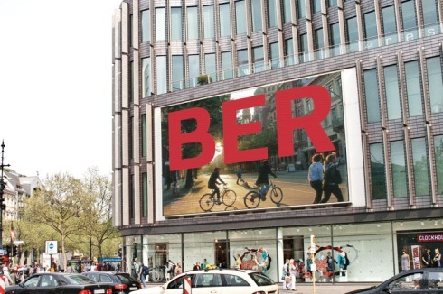 Das komplette Corporate-Design-Konzept für den Flughafen Berlin-Brandenburg „Willy Brandt“ finden Sie unter:<br /><a href="http://www.realgestalt.de/projects/berliner-flughaefen-corporate-design/" >www.realgestalt.de</a><br />