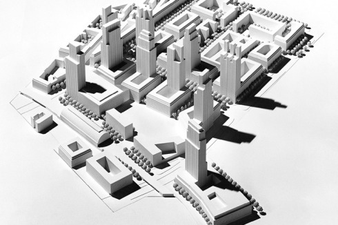 Das neue Hochhaus nimmt nur noch vage Bezug auf den Kollhoff-Plan von 1993. Kommentar Kollhoff: „Wenn jeder Investor tun und lassen kann, was er will, braucht man gar keinen Bebauungsplan."<br />