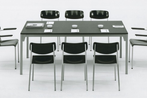 Arbeits- und Konferenztisch aus dem kd-Programm mit Eron-Stühlen (1959/60)<br />