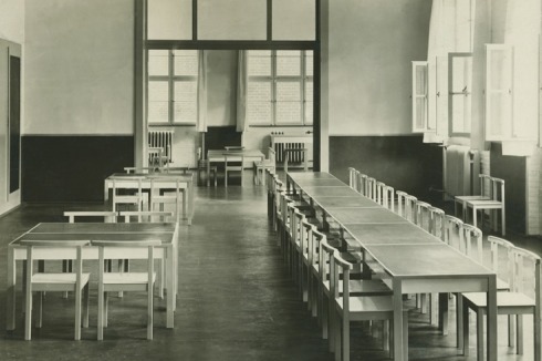 Einrichtung des Kindergartens Hallgartenstraße mit Kramer-Möbeln (1925)<br />