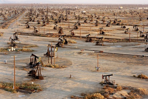 Oil Field #19b . Belridge, California, USA . 2003<br /><a href="http://www.co-berlin.info/" >C/O Berlin</a><br />