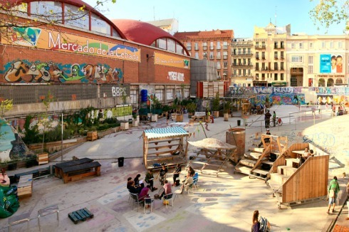 Orte ohne Konsumangebot wie der "Campo de Cebada" auf einer Brache im Zentrum von Madrid?<br />