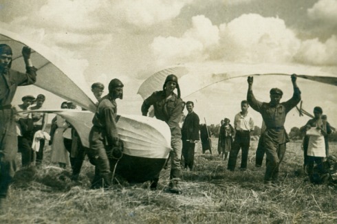Unerfüllter Traum vom Fliegen: Obwohl das avantgardistische Vehikel 1933 unter großem Aufsehen auf einer Segelflugschau in Moskau präsentiert wird, hat „Letatlin“ bis heute nicht abgehoben.<br />