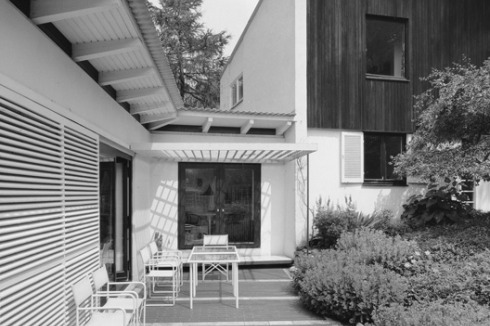 Sein eigenes Wohnhaus baute Schattner 1955-57 an einem Hang am Rand von Eichstätt.<br />