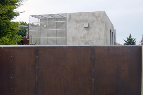 Haus SPR ist Teil der Ausstellung "Loose Ends", die bis zum 20. September im Architekturforum "aut. architektur und tirol" gezeigt werden.<br /><a href="http://www.aut.cc/index.php?content=http%3A//www.aut.cc/event.php%3Fitem%3D8732" >LINK</a><br />