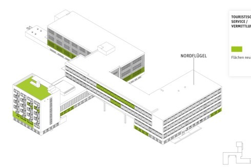 Hinter den Fensterbändern des dreigeschossigen Gebäudes der ehemaligen Berufsschule entstehen derzeit Projekträume für verschiedene Werkstätten.<br />