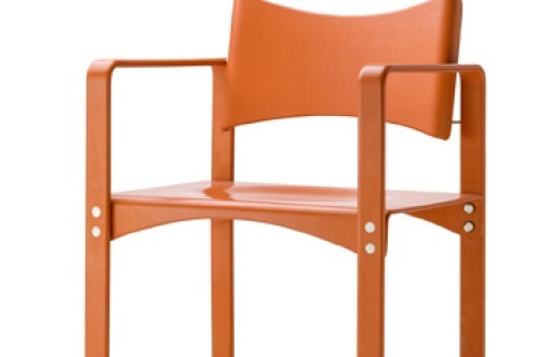 um 1965/66: Stuhl 270 F. Entwurf: Verner Panton, Sperrholz, lackiert<br />