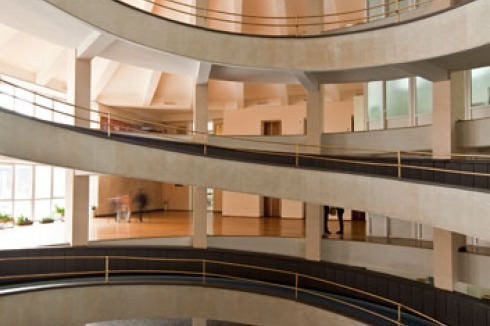 ... und das Treppenhaus des "Regierungsgebäudes 3".<br />