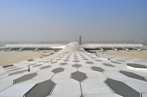 ... Fuksas Architekten gemeinsam mit dem deutschen Ingenieursbüro Knippers Helbig Engineering. Die Entwurfsidee: ein perforierter Rochen.<br />