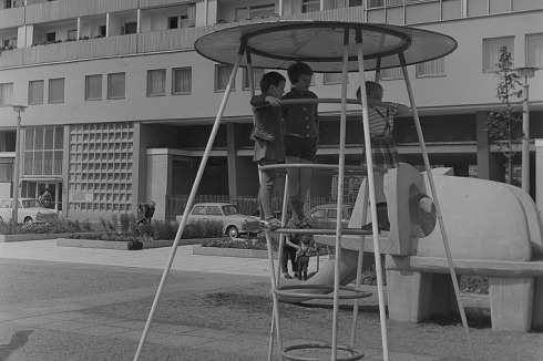Johannes Peschel, Egmar Ponndorf und Vinzenz Wanitschke: Rutsch- und Kletterelefant in Dresden, 1962<br />