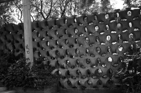 Vinzenz Wanitschke, Johannes Peschel, Egmar Ponndorf: Strukturwand Touristengarten in Dresden, 1967<br />