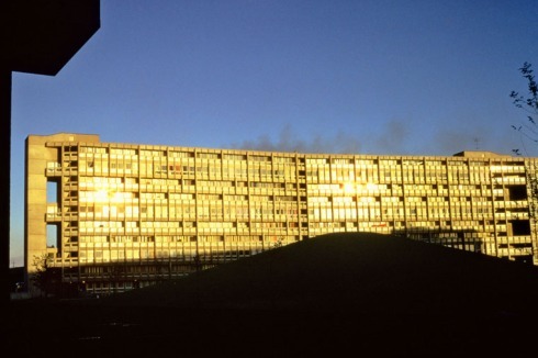 Außerdem fordern sie für „Robin Hood Gardens“ einen Platz auf der Denkmalliste.<br />