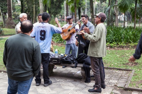 Kurze Pause bei den Musikern im<br /><a href="https://maps.google.de/maps?q=-23.533842,-46.635177&num=1&t=h&z=18" >Parque da Luz</a><br />