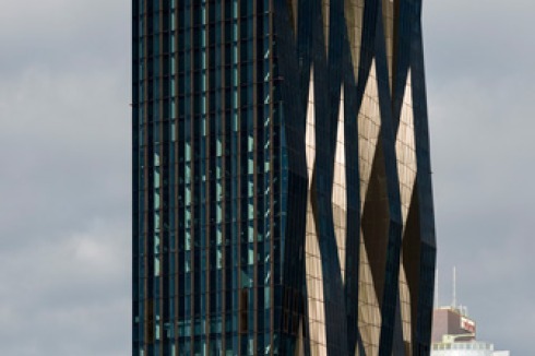 Bei der Planung der Fassade hat Perrault mit Werner Sobek zusammengearbeitet.<br />