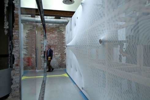 ... und als Entwürfe von Architekturbüros (die "Kinetic skin wall" von Barkow Leibinger).<br />
