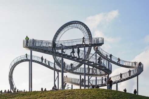 Tiger and Turtle - Magic Mountain von Heike Mutter und Ulrich Genth in Duisburg (2011)<br />
