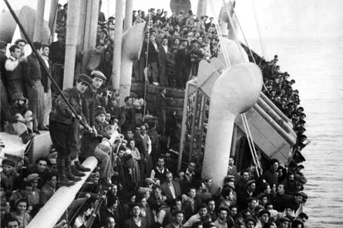Nach dem Ende des Zweiten Weltkriegs übersiedelten zahlreiche Juden aus Europa nach Palästina, das bis 1947 unter britischem Mandat stand.<br />