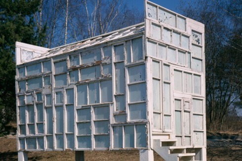 Den Pavillon für Wodka-Zeremonien baute Brodsky aus den alten Fenstern einer ehemaligen Textilfabrik.<br />