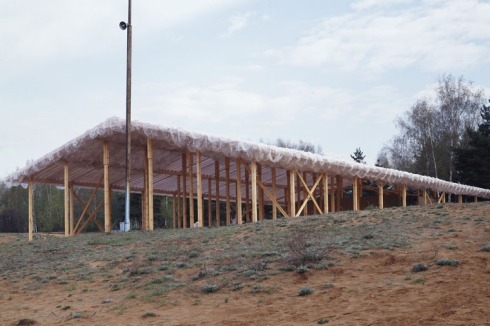 Brodskys Konzept für ein temporäres Café basiert auf der Idee, eine gestrandete Wolke zu bauen.<br />