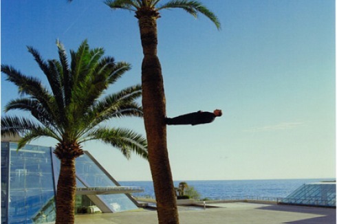 Kunstinstallation von Philippe Ramette - Promenade irrationnelle , 2003<br />