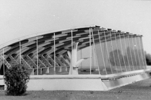 1957: Schwimmhalle, Studienarbeit Architektur: Entwurf Lothar Neumann, betreut von Selmanagić<br />