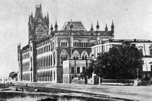 Kolkata: Das Gerichtsgebäude wurde im gotischen Stil vom britischen Architekten Walter Granville entworfen (1872).<br />