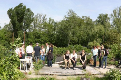 Mai 2012: Ortstermin mit den Teilnehmern des Entwurfsseminars „Redakteurslaube“ am Lehrstuhl von Prof. Dirk Bayer (TU Kaiserslautern)<br />