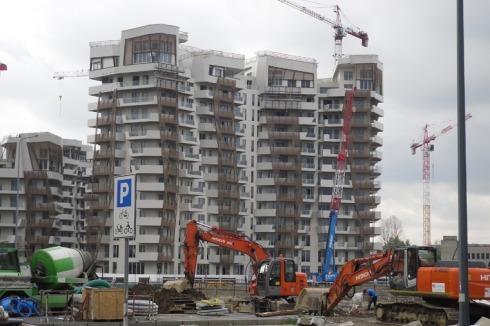Die gestapelte Libeskind-Bebauung wurde "on the Top" mit Luxus-Penthouses ausgestattet.<br />