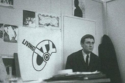 Michael Webb in dem Londoner Büro, in dem die Mitglieder von Archigram 1963 arbeiteten.<br />