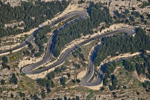 Serpentinen bei Monte Sant`Angelo in Gargano (Italien)<br />
