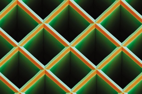 Aufnahme der nur wenige µm großen Kammern eines Biochips zur Anwendung in molekularbiologischen Untersuchungssystemen.<br />