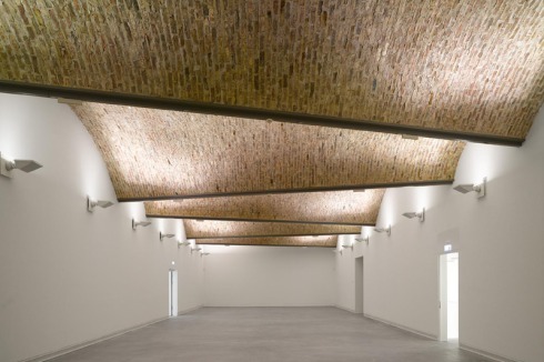 Fertigstellung: 2012<br /><a href="http://www.archlro.de/" >LRO Lederer Ragnarsdóttir Oei</a><br />
