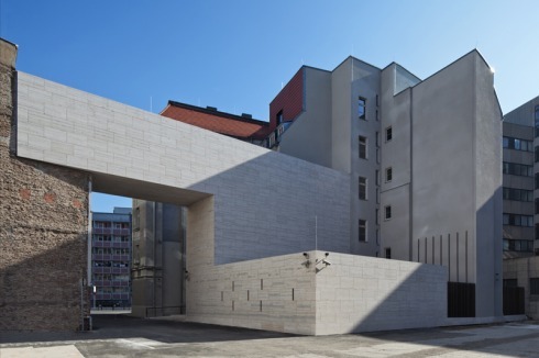 Anerkennung: Fortbildungszentrum des Auswärtigen Amtes in Berlin<br /><a href="/cms/bauwerk.html?id=7385095#.UaYnQkprfng" >Heft 37.12</a><br />