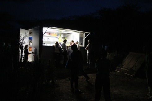Nach dem Abschluss des Pilotprojekts und der Errichtung von sieben „Solarspätis“ in Äthiopien planen die Architekten, weitere Kioske in Namibia aufzustellen.<br /><a href="http://www.solarkiosk.eu" >www.solarkiosk.eu</a><br />