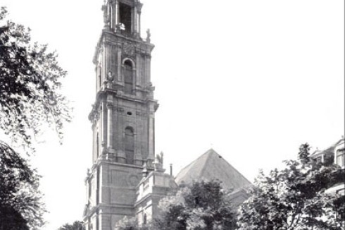 Die Garnisonkirche in Potsdam: 1730-35 errichtet, im Krieg ausgebrannt und 1968 unter der SED-Führung gesprengt, ...<br />