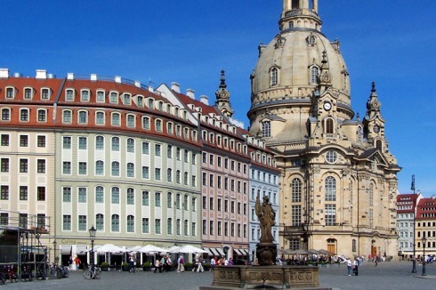 ... und die ungefähre Rekonstruktion der Fassaden 2011.<br />