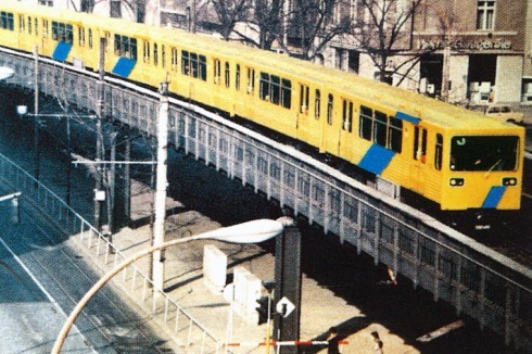 1984: Berlin Diagonal, Vorschlag zum visuellen Erscheinungsbild der Berliner Verkehrsbetriebe von Lutz Rudolph<br />
