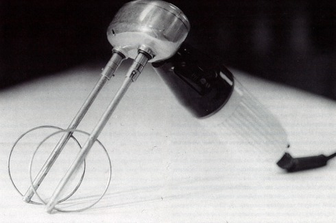 50er Jahre: die multifuntkionale Haarschneidemaschine RG 3 (RG=Rührgerät) konnte zum Mixer umgerüstet werden<br />