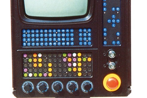 1984: Elektronische Steuerung CNC 700 Numerik, VEB Numerik Karl-Marx-Stadt von Clauss Dietel<br />