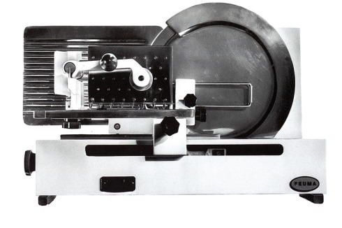 1964: Aufschnittmaschine MS 1, VEB Feuma Gößnitz von Clauss Dietel<br />