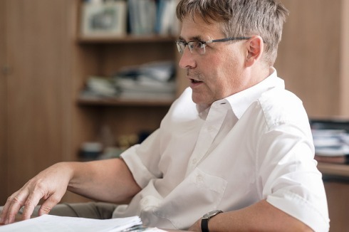 Markus Derling wurde im Brandenburg geboren und zum Bauingenieur ausgebildet. Seit 2002 in Frankfurt (Oder), leitet er seit 2010 das Dezernat für Stadtentwicklung, Bauen, Umweltschutz und Kultur.<br />