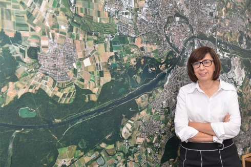 Renate Preßlein-Lehle studierte Architektur und Stadtplanung in Stuttgart, 2. Staatsprüfung an der Obersten Baubehörde in München, seit 2009 Stadtbaurätin von Ingolstadt, nach 20-jähriger Tätigkeit im Planungsbereich.<br />