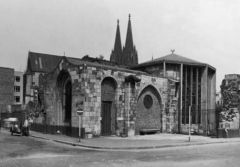 Die Kapelle „Madonna in den Trümmern“, 1949/50 von Gottfried Böhm erbaut, Foto 1954/55.