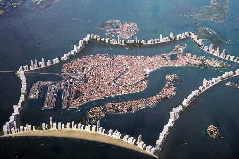 Die Vision „Venice 2.0“ von Julien De Smedt entstand zur Architekturbiennale 2010. Strände mit Neubauten legen sich um die Stadt.<br />