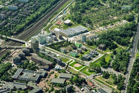 Neue Mitten für die Metrozone: Zentrum von Wilhelmsburg als Ergebnis der Hamburger IBA von 2013<br /><span class="OffWhite">Foto: IBA Hamburg</span><br />