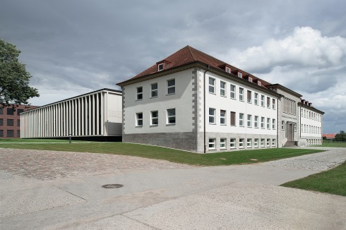 Hauptgebäude<br />