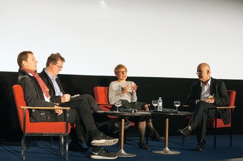 Thomas Madreiter, Wiener Planungsdirektor, Franz-Josef Höing, Kölner Baudezernent, Regula Lüscher, Berliner Senatsbaudirektorin, diskutierten mit Kaye Geipel über <br />absurde Normen, Daumenschrauben und das Lustmachen auf Innovation<br />