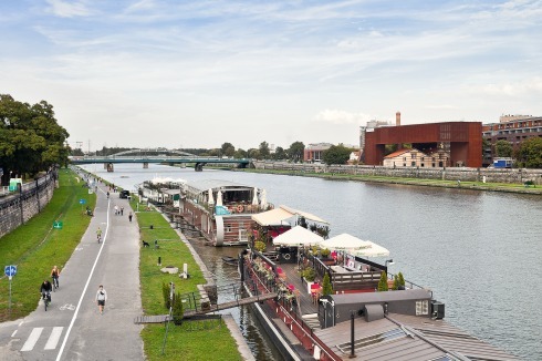 Blick von der Altstadt: links der Cricoteka ein postmodernes Hotel, dahinter neuer Wohnungsbau<span class="OffWhite"></span><br />