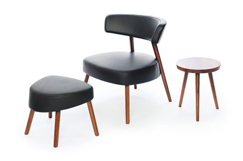 Marlon Lounge Chair mit Fußhocker und Beistelltisch von Alexander Rehn <a href="http://www. axelveit.com" target="_blank" >www.axelveit.com</a><br />